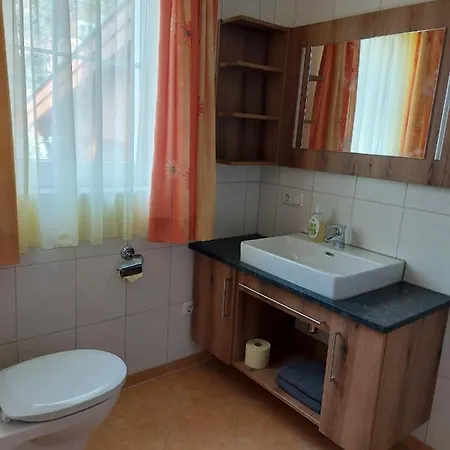 Alexandra アパート *