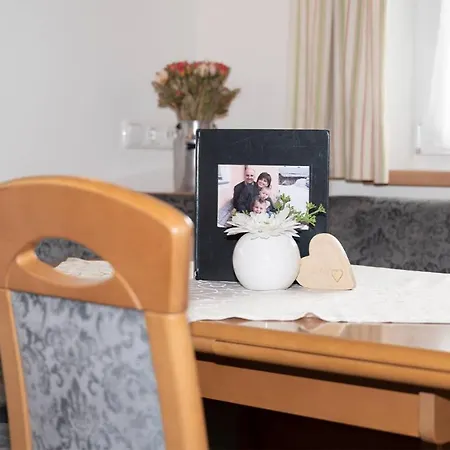 Alexandra アパート *