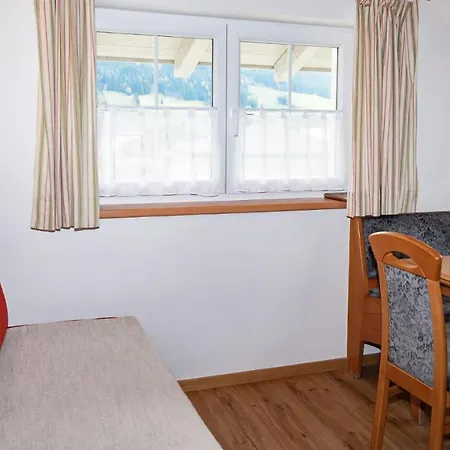 Alexandra アパート